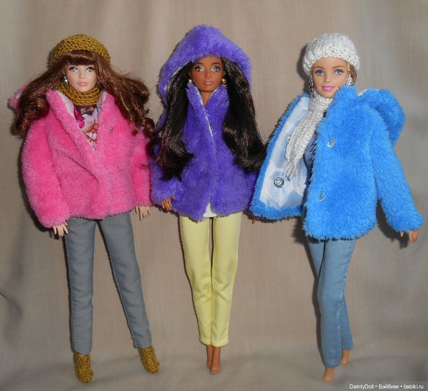 Шубы с капюшонами на Барби