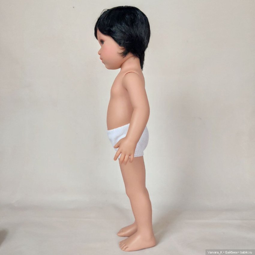 Llorens, большая артикуляционная кукла-мальчик в кедах, брюнет, 42 см (фото 4)