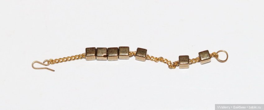 Колье кубики — Украшения и очки для кукол