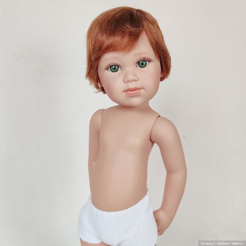 Llorens, большая артикуляционная кукла-мальчик в кедах, рыжие волосы, 42 см (фото 5)