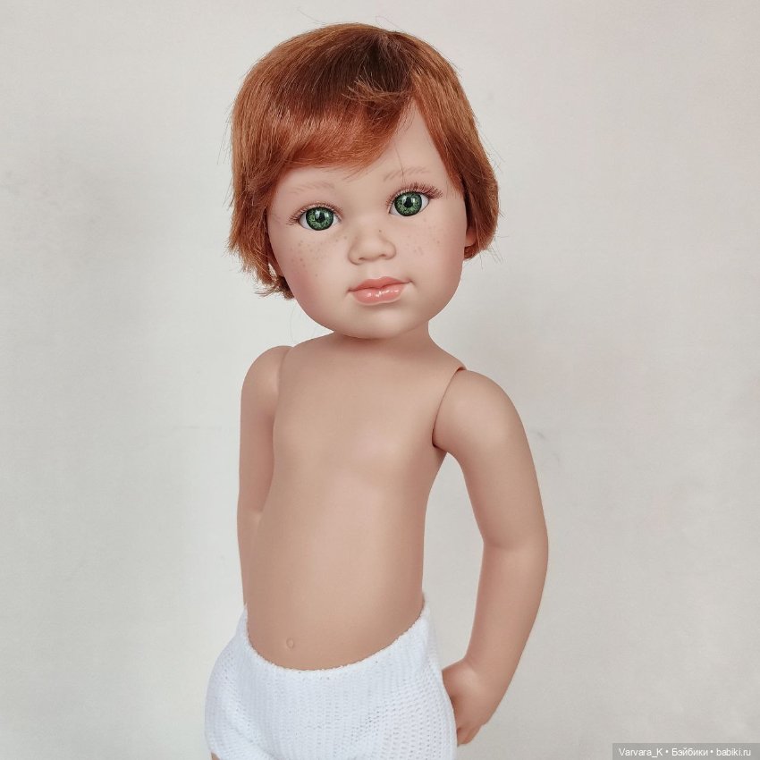 Llorens, большая артикуляционная кукла-мальчик в кедах, рыжие волосы, 42 см (фото 4)