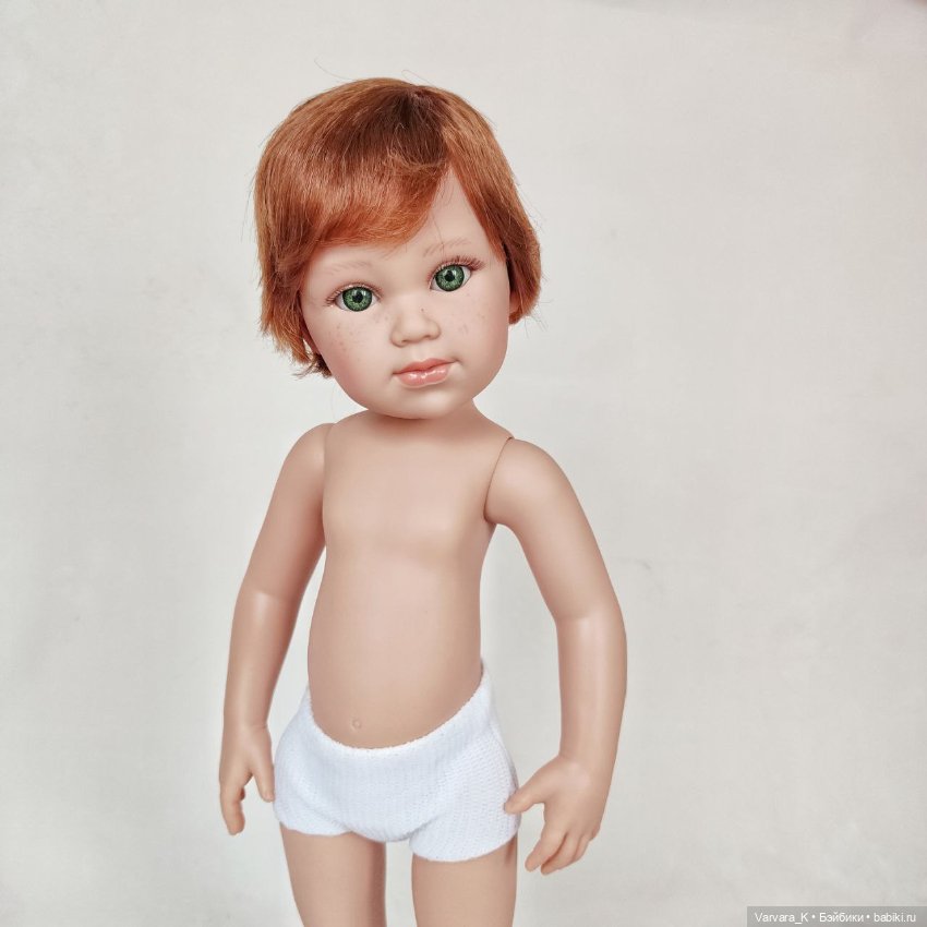 Llorens, большая артикуляционная кукла-мальчик в кедах, рыжие волосы, 42 см (фото 3)