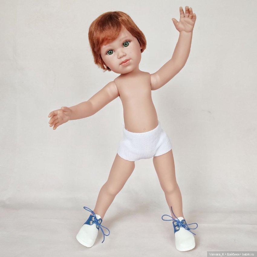 Llorens, большая артикуляционная кукла-мальчик в кедах, рыжие волосы, 42 см (фото 9)