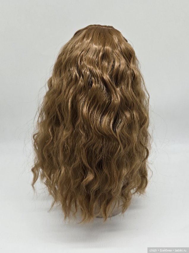 Парик для кукол, волосы волнистые, цв.рыже-русый (27), обхват головы 27см П-50 (фото 2)