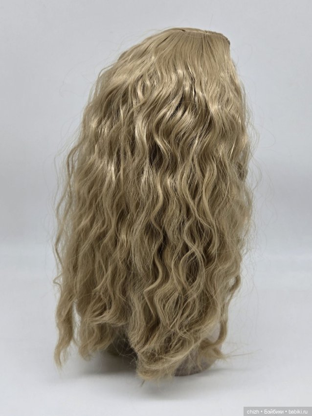 Парик для кукол, волосы волнистые, цв.светло русый (24), обхват головы 36 см П-90