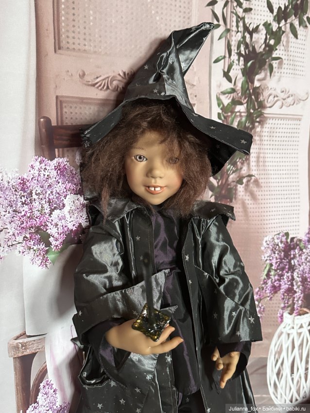 Волшебный Теодор от Annette Himstedt в магическом аутфите