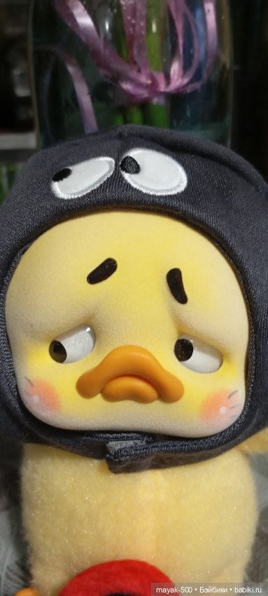 Милый эмоциональный утенок