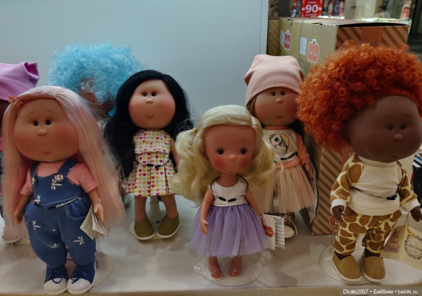 Продается одежда и обувь для Paola Reina Berjuan Vidal Rojas