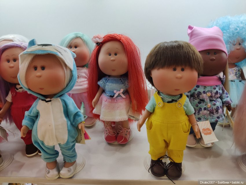 Продается одежда и обувь для Paola Reina Berjuan Vidal Rojas