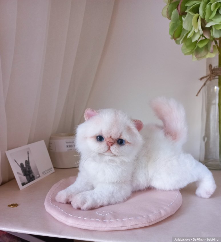 Плюшевая игрушка котенок Белый котенок Cassandra (фото 3)