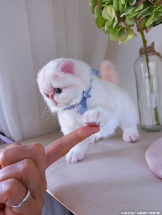 Плюшевая игрушка котенок Белый котенок Cassandra