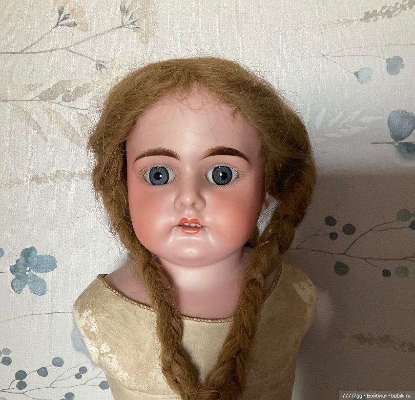 Роскошные брови от немецкой красотки (фото 2)