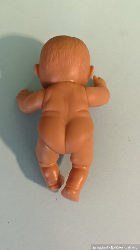 Виниловый голубоглазый пупсик смугляш, высота 12,5 см (фото 4)