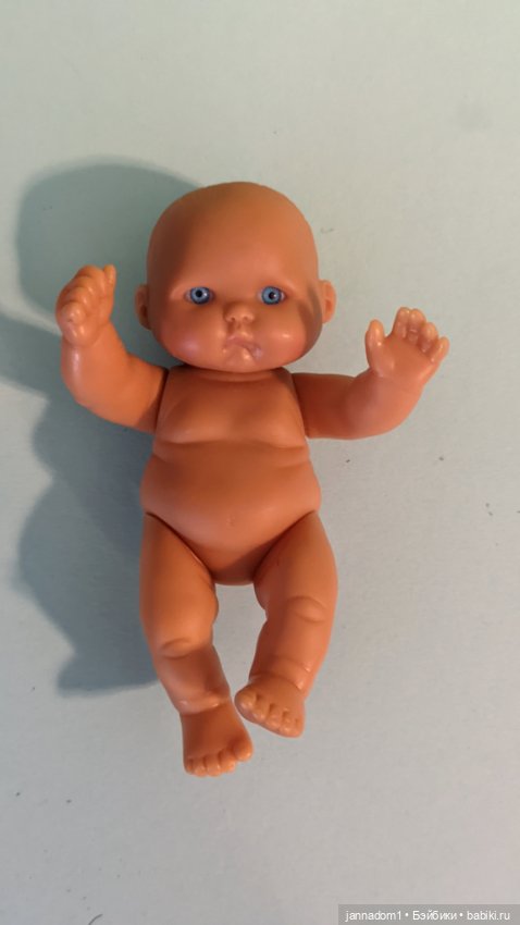 Виниловый голубоглазый пупсик смугляш, высота 12,5 см (фото 3)