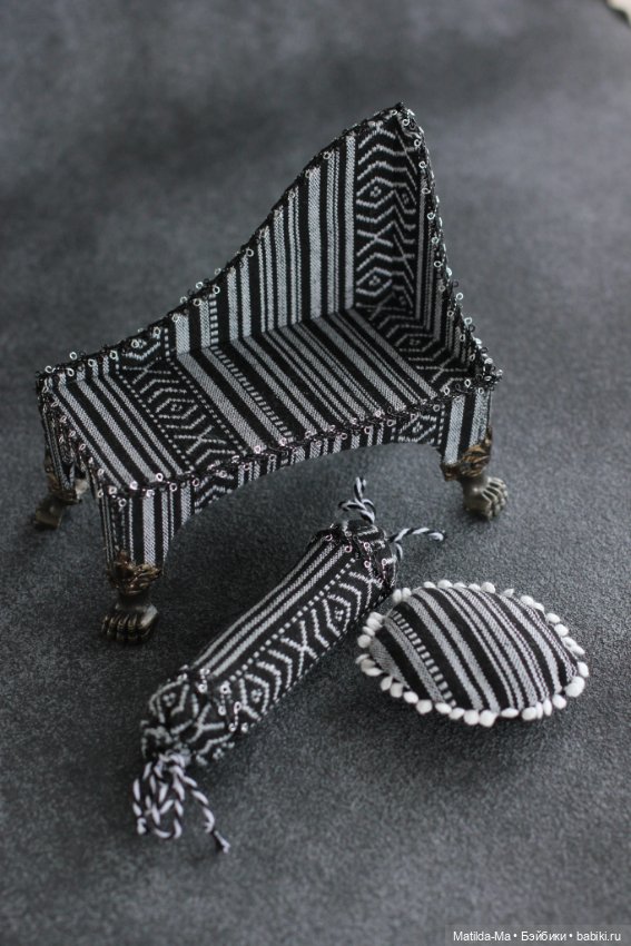 Диван (тафта) + 2 подушки 1/6 для кукол и игрушек (фото 4)