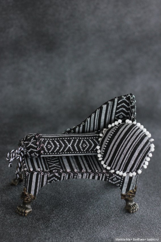 Диван (тафта) + 2 подушки 1/6 для кукол и игрушек