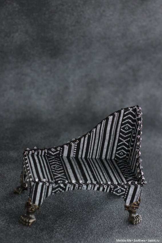 Диван (тафта) + 2 подушки 1/6 для кукол и игрушек (фото 2)