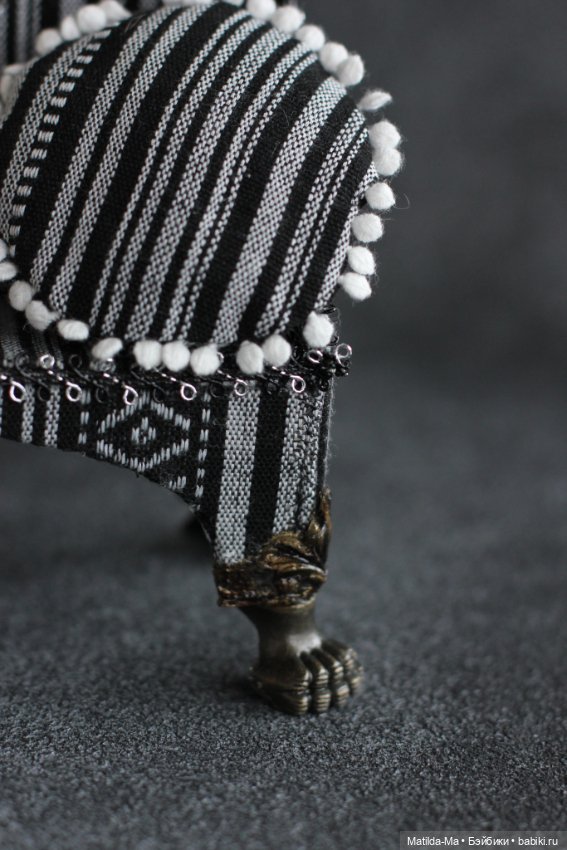 Диван (тафта) + 2 подушки 1/6 для кукол и игрушек (фото 8)