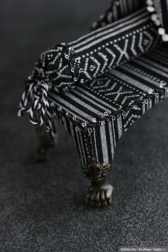 Диван (тафта) + 2 подушки 1/6 для кукол и игрушек (фото 7)