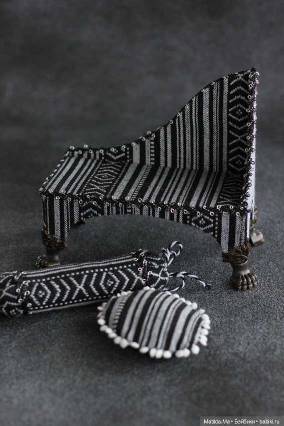 Диван (тафта) + 2 подушки 1/6 для кукол и игрушек (фото 5)