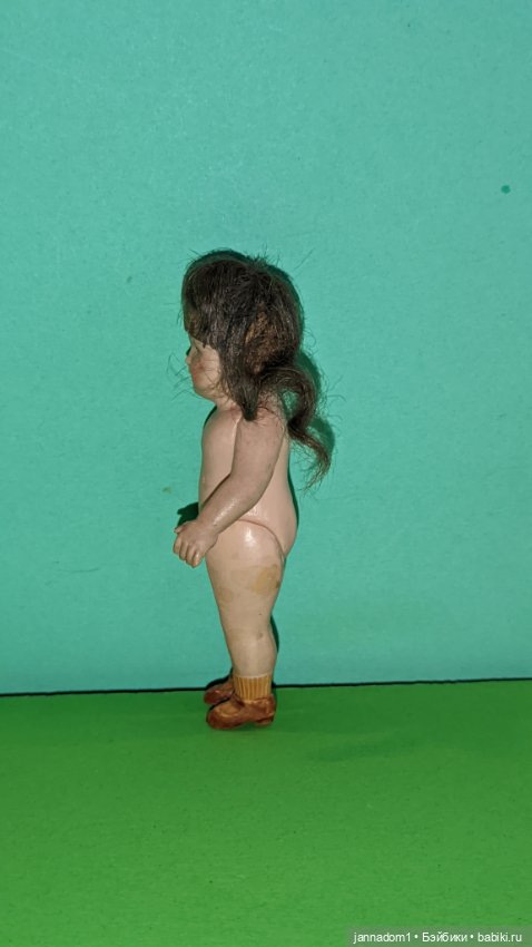 Кареглазая целлулоидная куколка Minerva, высота 9 см (фото 4)