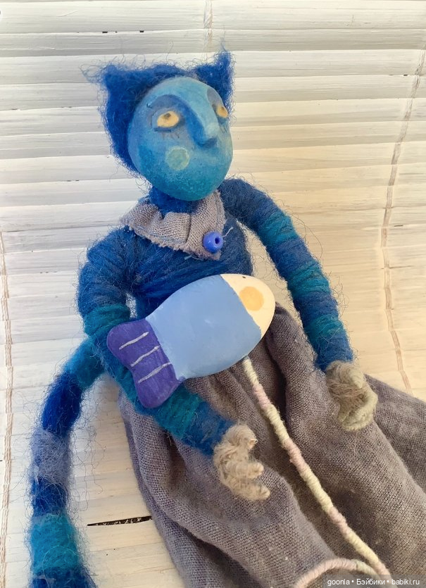 Синяя кошка с синей рыбой (фото 7)