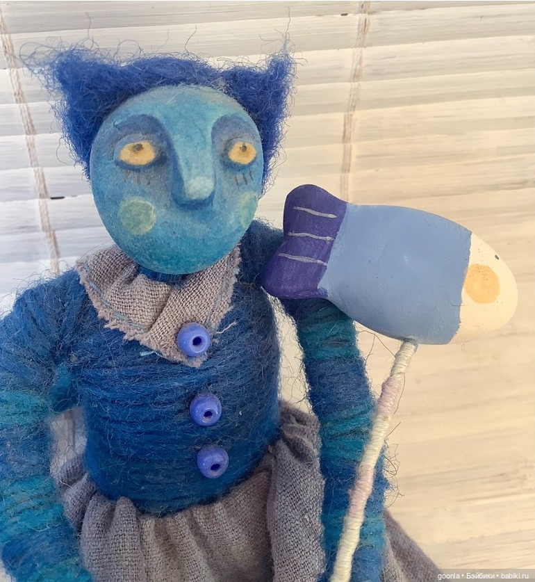 Синяя кошка с синей рыбой (фото 4)