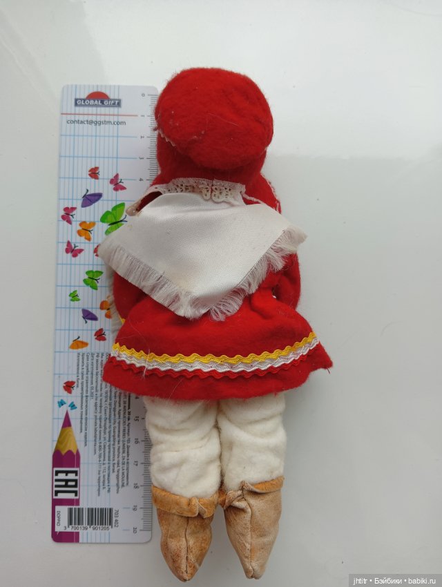 Целлулоидная кукла в финском наряде (фото 3)