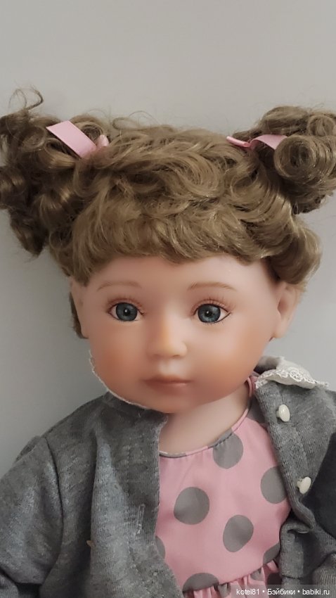 Виниловая коллекционная кукла от Ashton Drake Mayra