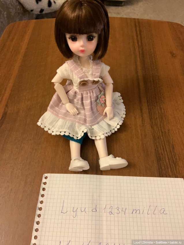 Кукла с прической каре прошитой