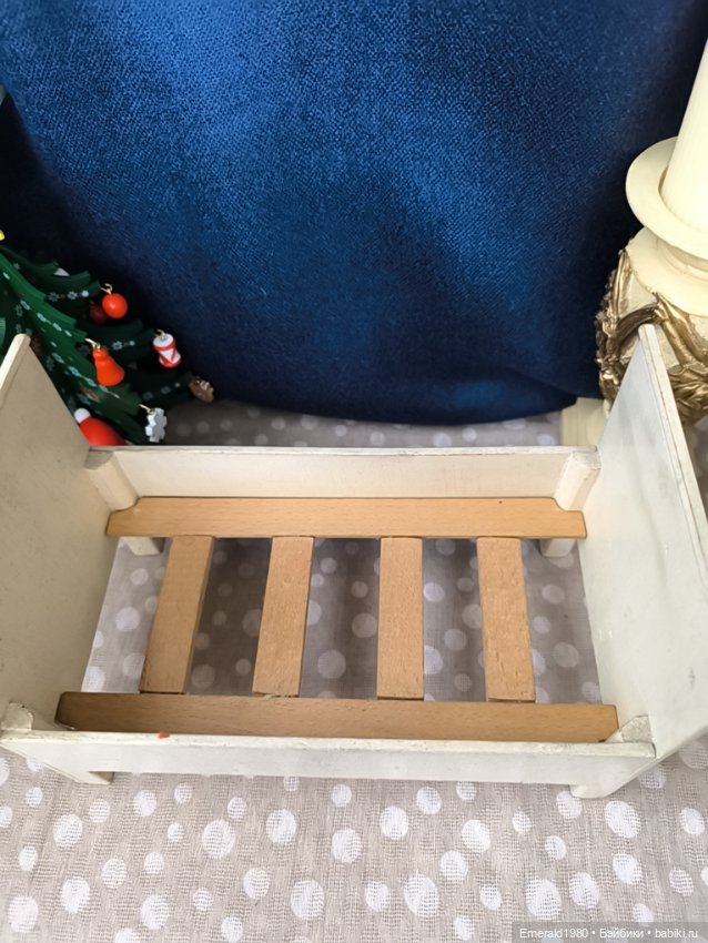 Винтажная кроватка для кукол (фото 2)