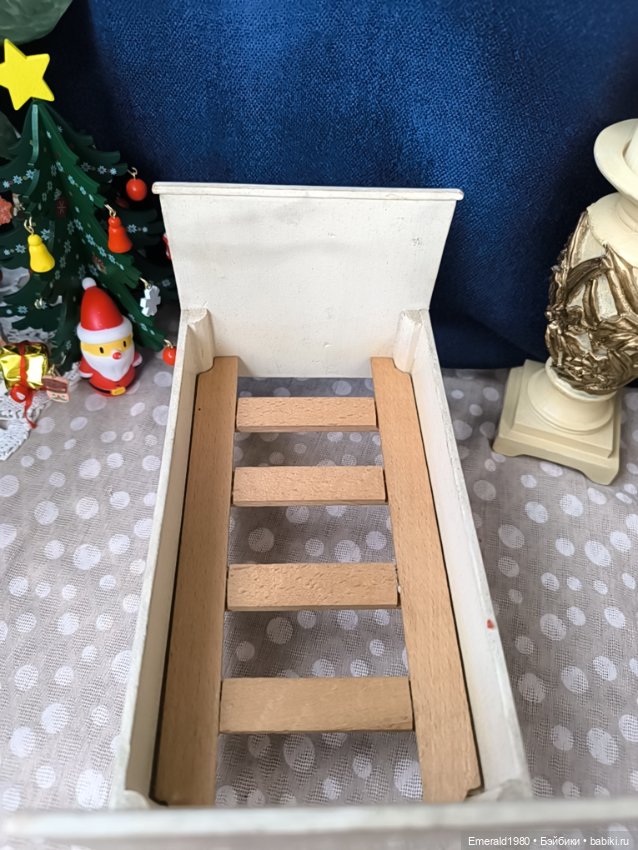 Винтажная кроватка для кукол (фото 3)