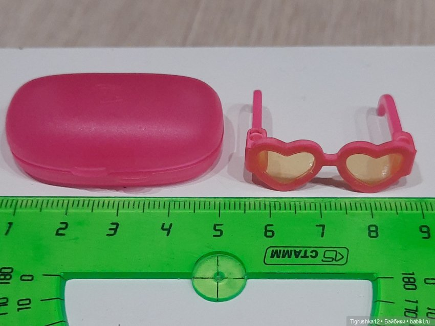 Очки в футляре — Аксессуары для кукол