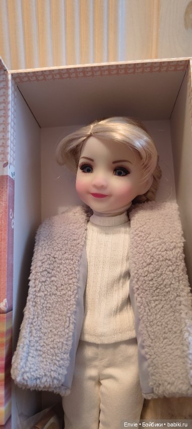 Эйра Руби Ред европейский выпуск 150 штук Ruby Red Fashion Freinds (фото 4)