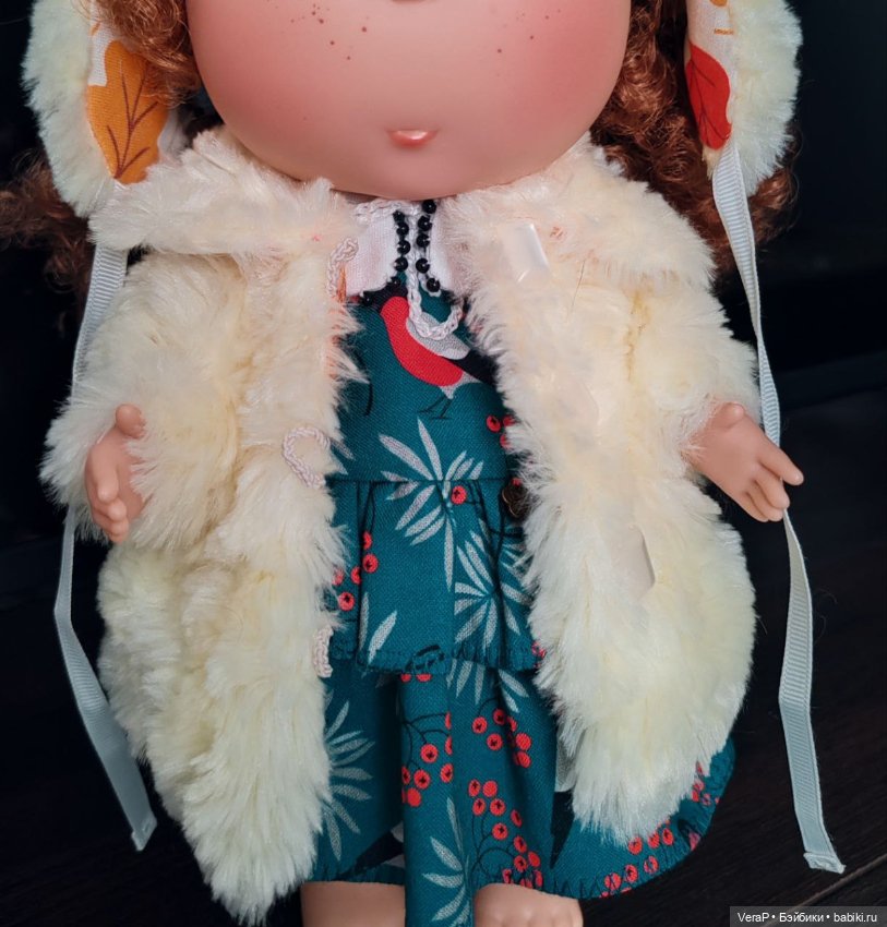 Зимняя шубка для Мии 30 см Nines'd Onil (фото 4)