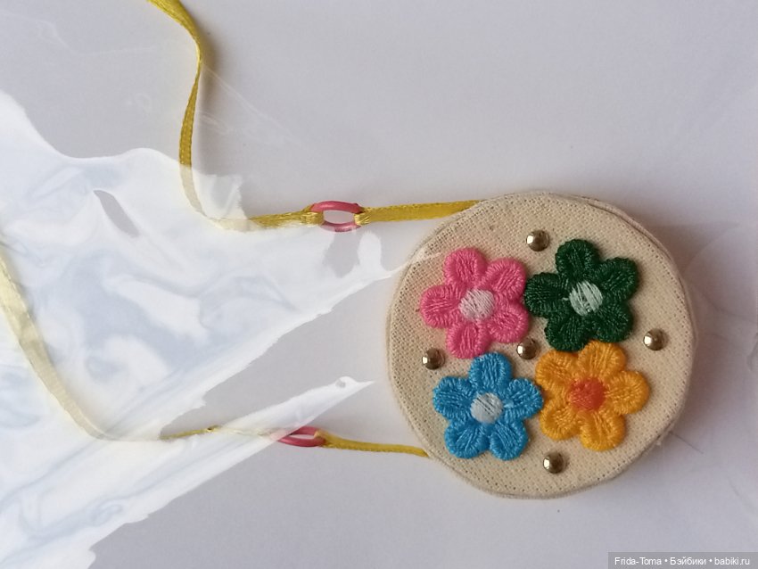 Сумочка барби кукольная сумка вышитая цветочки стразы сердечки Момоко Поппи ФР ИТ Дисней (фото 7)