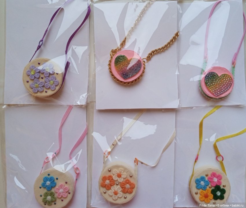 Сумочка барби кукольная сумка вышитая цветочки стразы сердечки Момоко Поппи ФР ИТ Дисней (фото 4)