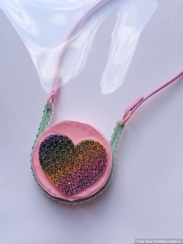Сумочка барби кукольная сумка вышитая цветочки стразы сердечки Момоко Поппи ФР ИТ Дисней (фото 5)