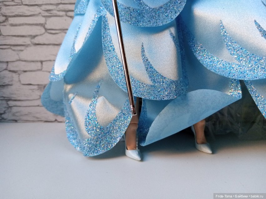 Барби Глинда Волшебник страны оз полный аутфит (фото 4)