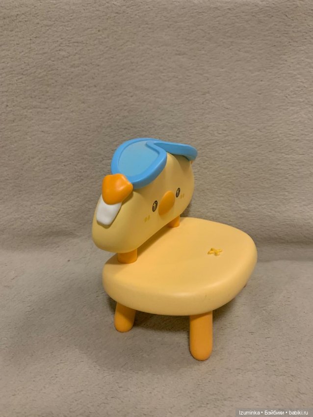 Яркий жёлтый диванчик для кукол обитсу11 (фото 6)