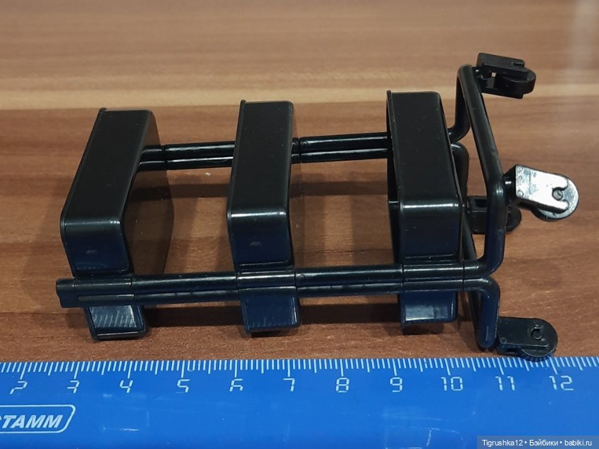 Полочки в кукольный домик