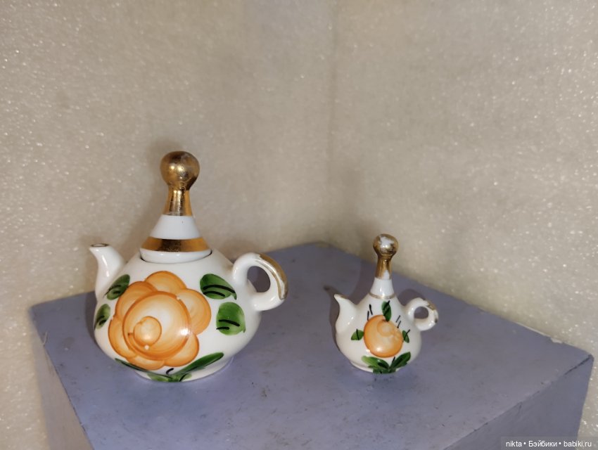 Пара чайников для кукольного быта