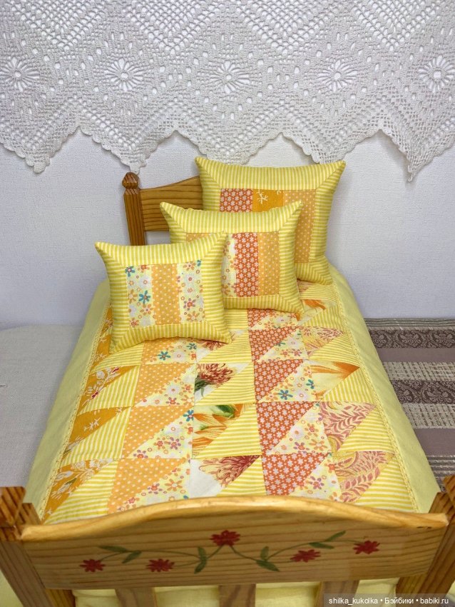 Комплект кукольной постели в лоскутном стиле