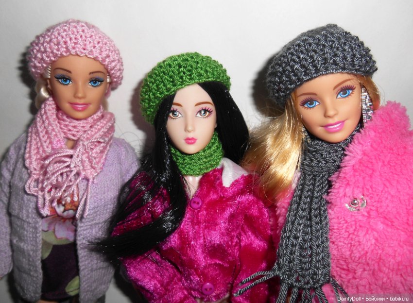 Вязаные шапки, шарфы и носки/сапожки для Барби (фото 2)