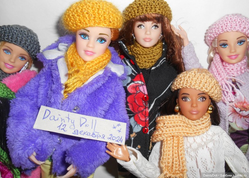 Вязаные шапки, шарфы и носки/сапожки для Барби (фото 4)