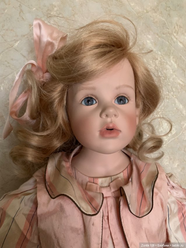 Мари-Каприче от Hildegard Gunzel с куклой компаньонкой