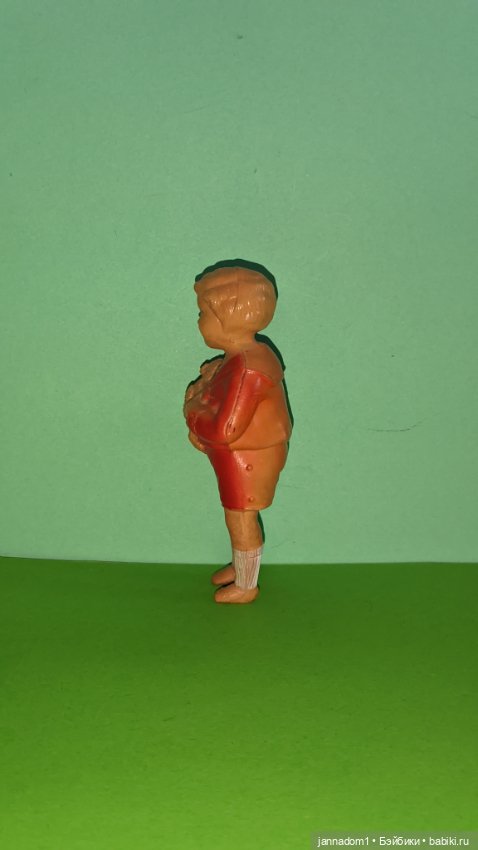 Редкая целлулоидная куколка Viscoloid dolls VCO - мальчик с цветами, США, высота 11,5 см (фото 2)