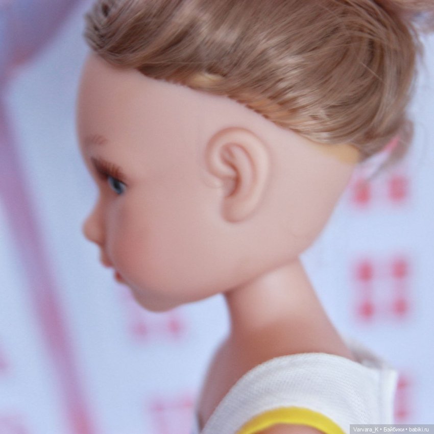 Reina Del Norte Кукла Бланка с каре, 32 см арт 11020 (фото 5)