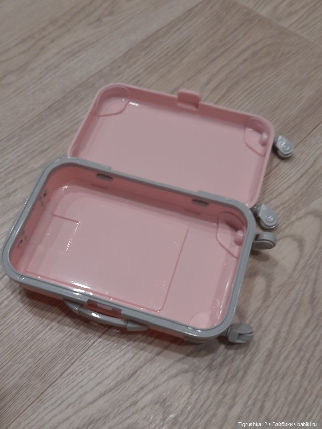 Чемодан для кукол — Шляпы (фото 5)