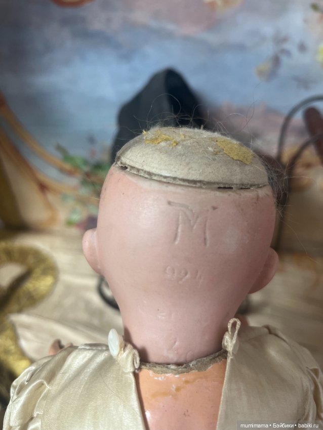 Очаровательная малышка Porzellanfabrik Mengersreuth 924 в колясочке